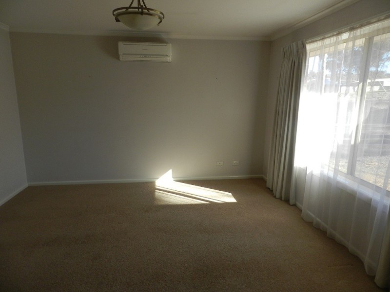 180 Simpsons Rd, Eaglehawk VIC 3556