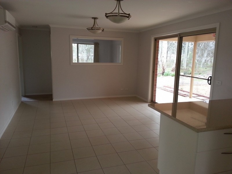 180 Simpsons Rd, Eaglehawk VIC 3556