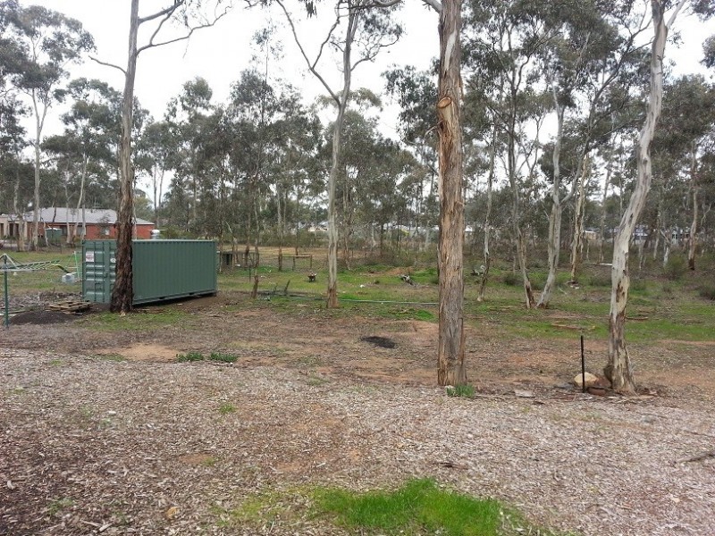 180 Simpsons Rd, Eaglehawk VIC 3556