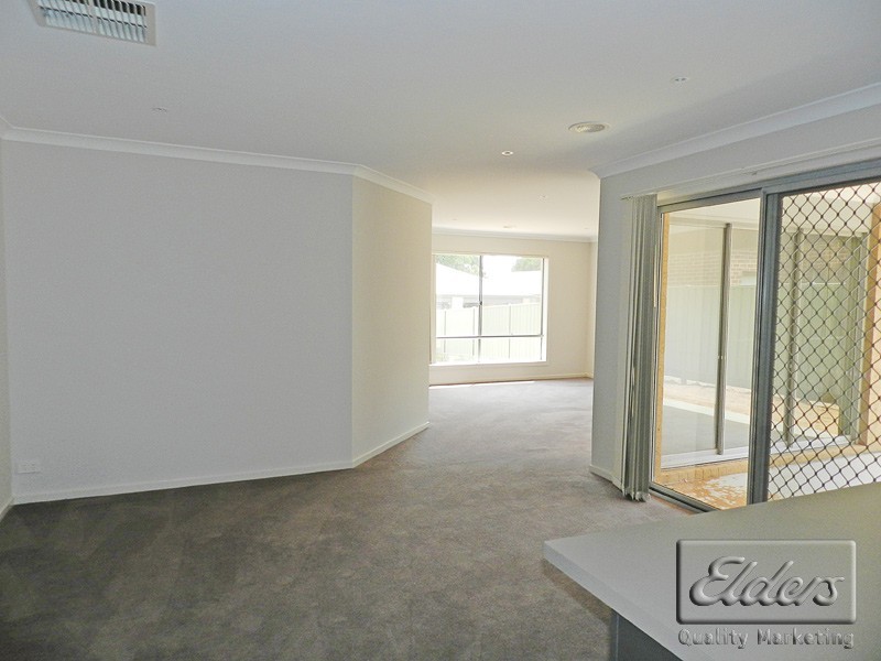 16 Parklands Way, Maiden Gully VIC 3551