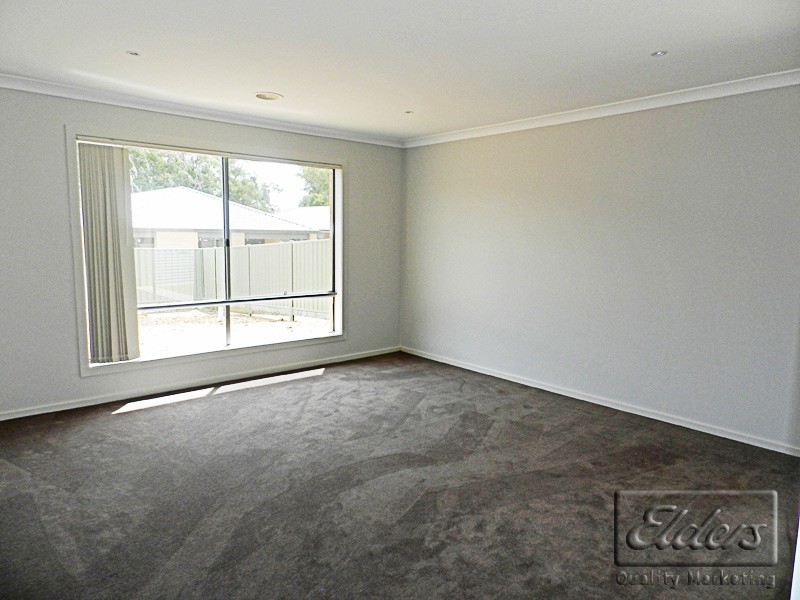 16 Parklands Way, Maiden Gully VIC 3551