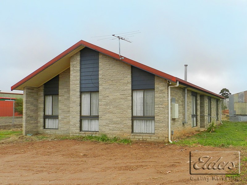 27 Howard Street, Epsom VIC 3551