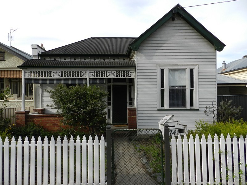 74 Thistle Street, Bendigo VIC 3550