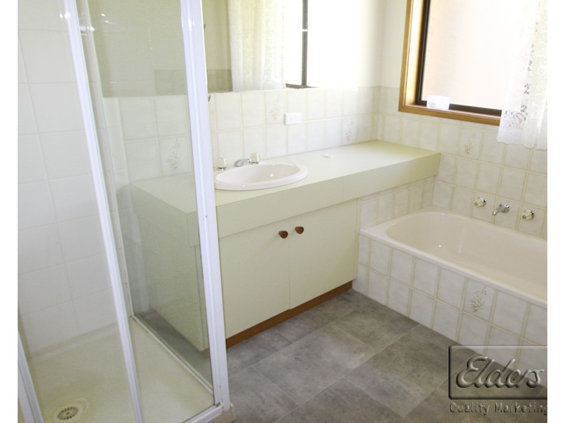 2/7 Holland Court, Kennington VIC 3550