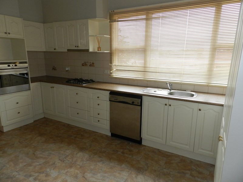 49 Holmes Road, North Bendigo VIC 3550