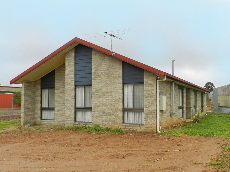 27 Howard Street, Epsom VIC 3551