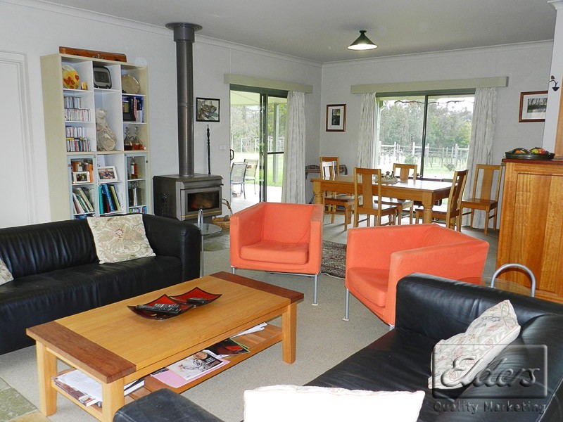 207 McGlashans Road, Maldon VIC 3463