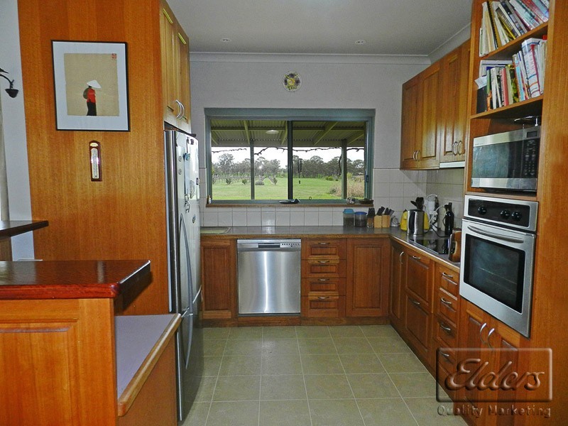 207 McGlashans Road, Maldon VIC 3463