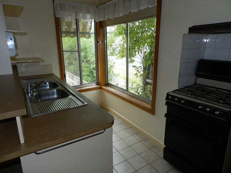 5 Retreat Road, Flora Hill VIC 3550
