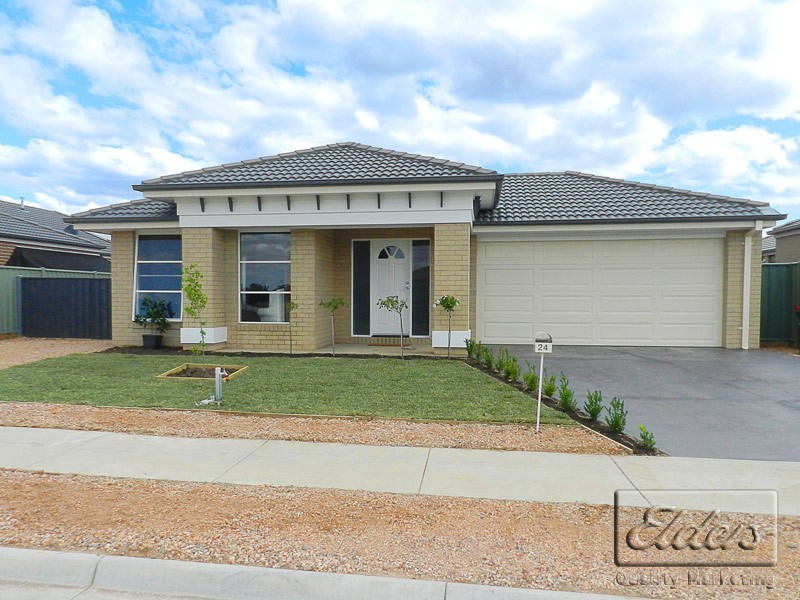 24 Allen Street, Epsom VIC 3551