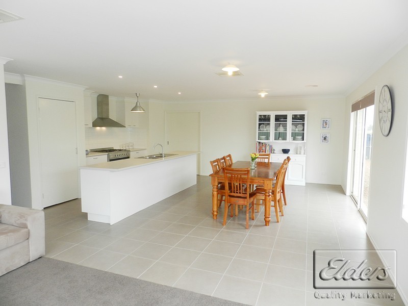 24 Allen Street, Epsom VIC 3551