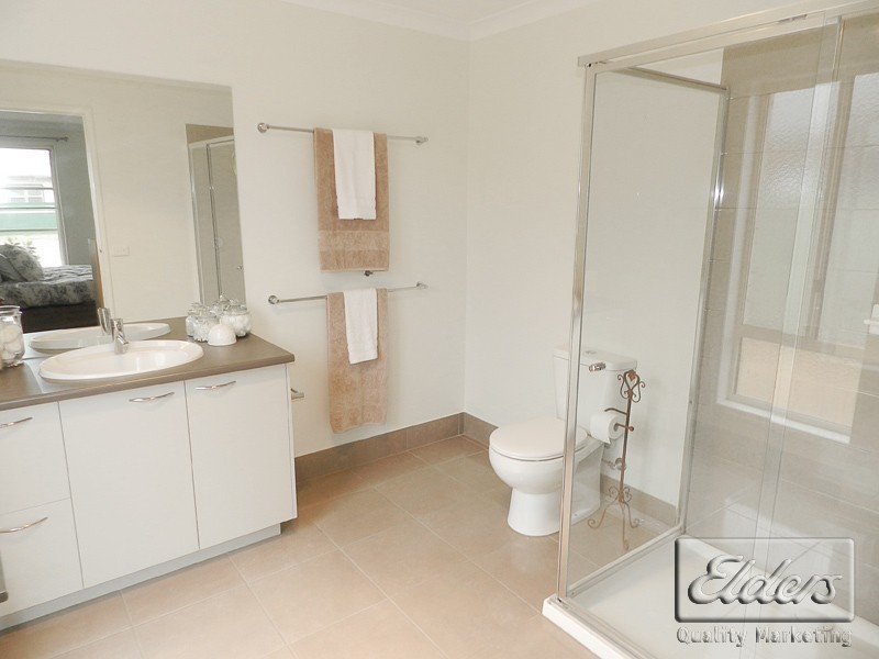 24 Allen Street, Epsom VIC 3551