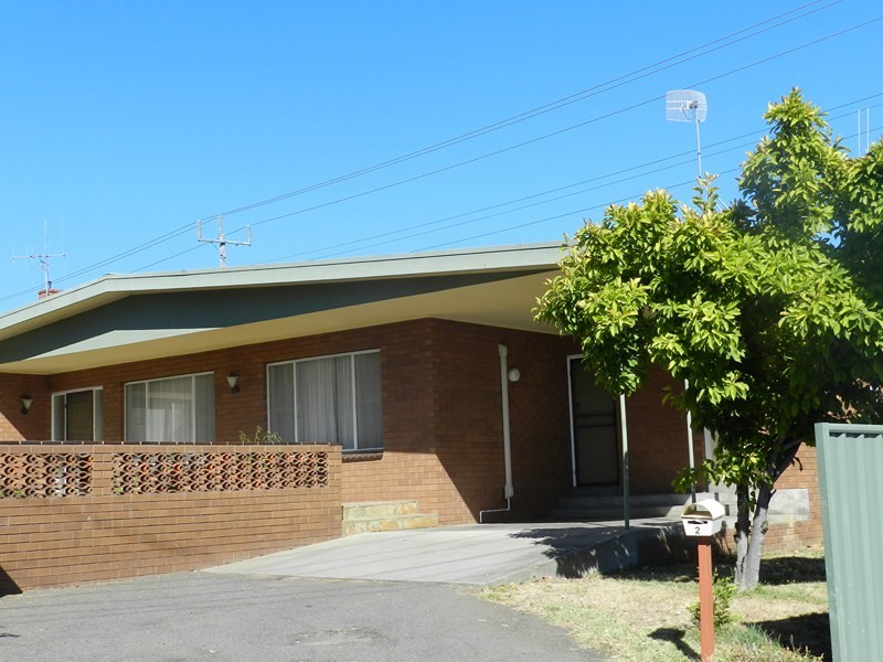 2 Kilwinning Street, Quarry Hill VIC 3550