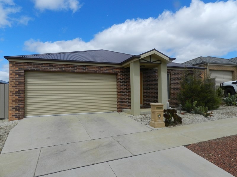 18 Sovereign Court, Kangaroo Flat VIC 3555