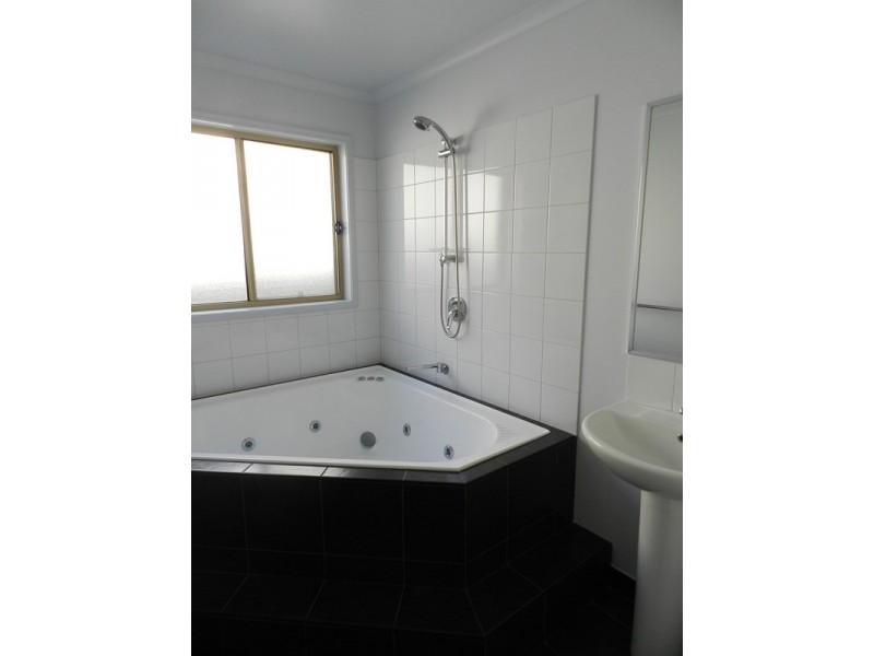 18 Sovereign Court, Kangaroo Flat VIC 3555