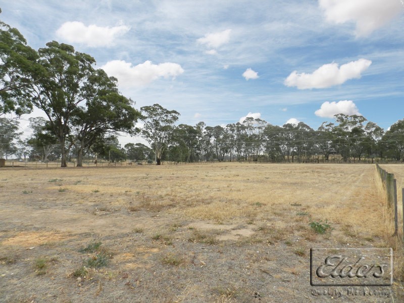 7 Bettys Avenue, Junortoun VIC 3551