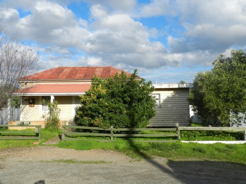 13 Watson Ave, Eaglehawk VIC 3556