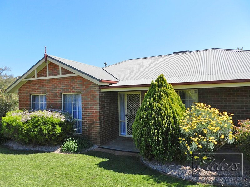 52 Broad Parade, Spring Gully VIC 3550