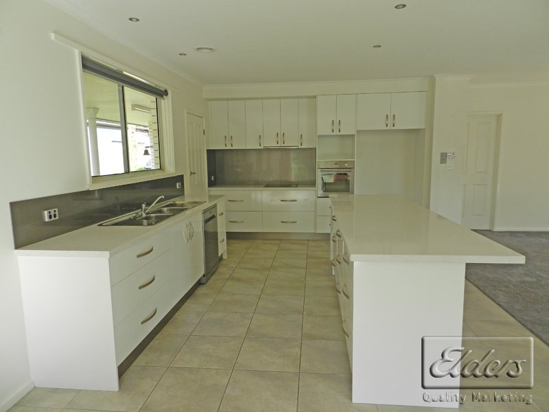 5728 Calder Highway, Kangaroo Flat VIC 3555