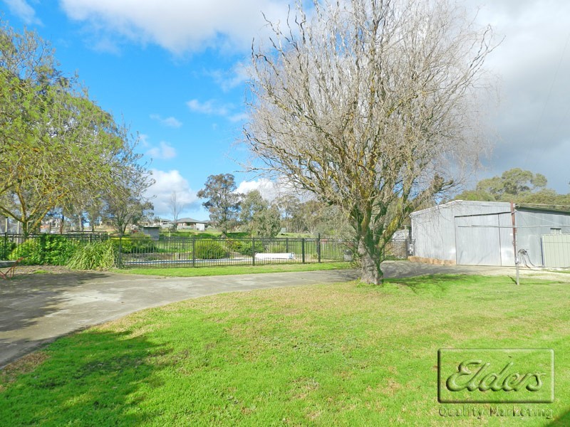 5728 Calder Highway, Kangaroo Flat VIC 3555