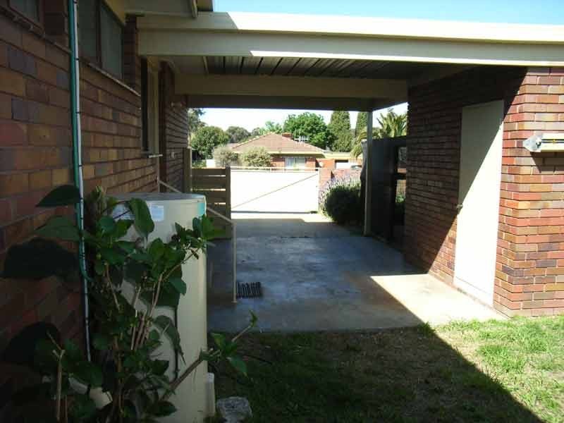 2/1 Bunting Court, Strathdale VIC 3550