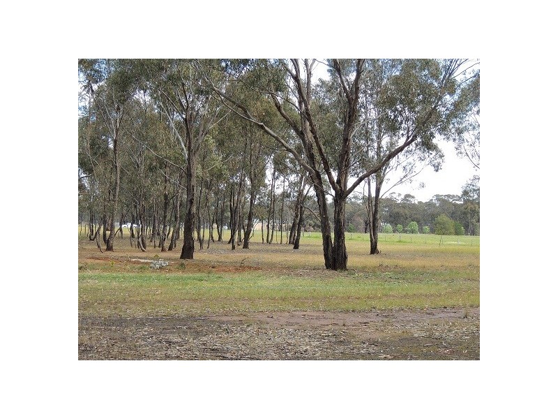 132 Midland Highway, Goornong VIC 3557