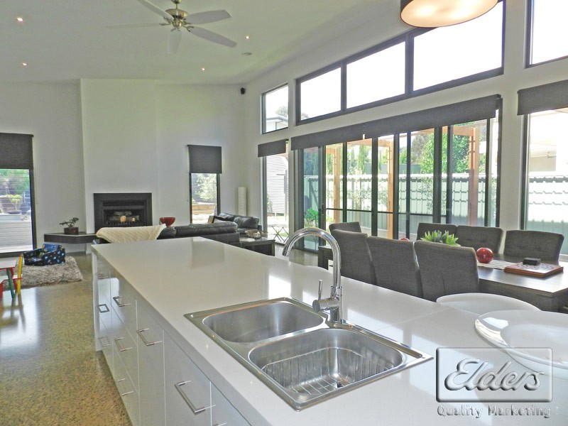 29 Cousins Street, Strathdale VIC 3550