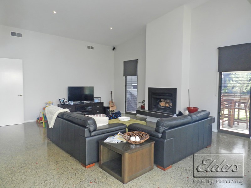 29 Cousins Street, Strathdale VIC 3550