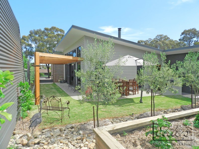 29 Cousins Street, Strathdale VIC 3550