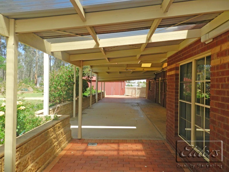 8 Cooper Grove, Strathfieldsaye VIC 3551
