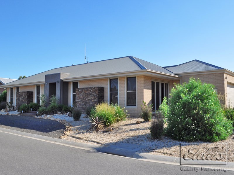 36 Waterview Drive, White Hills VIC 3550