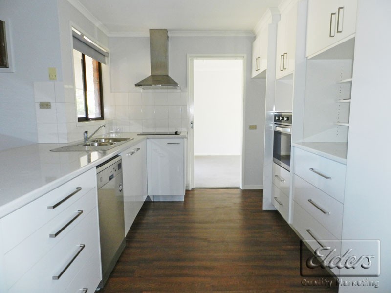 24 William Drive, Kangaroo Flat VIC 3555