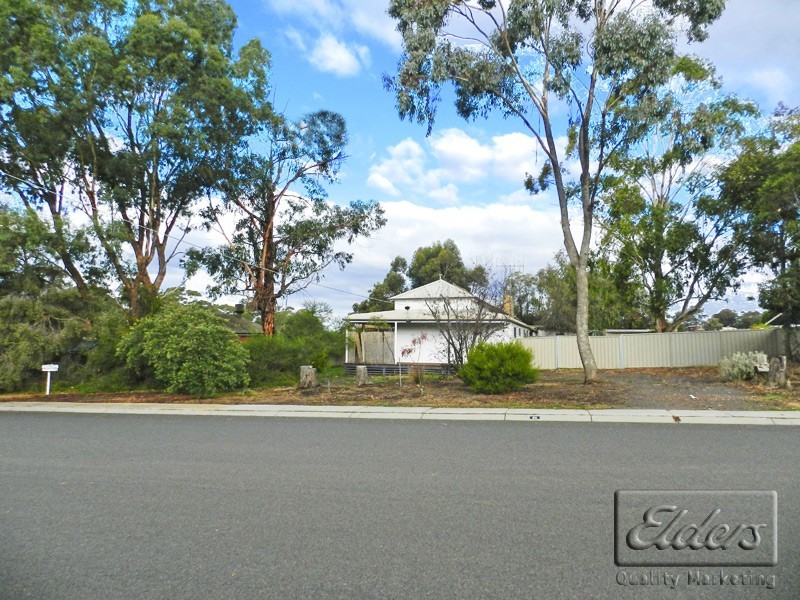 28 Balmoral Drive, Golden Square VIC 3555