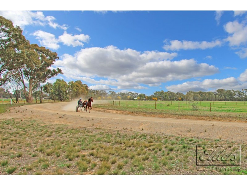 323 Old Murray Road, Huntly VIC 3551