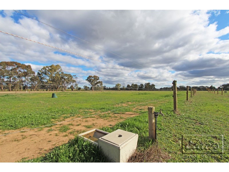 323 Old Murray Road, Huntly VIC 3551