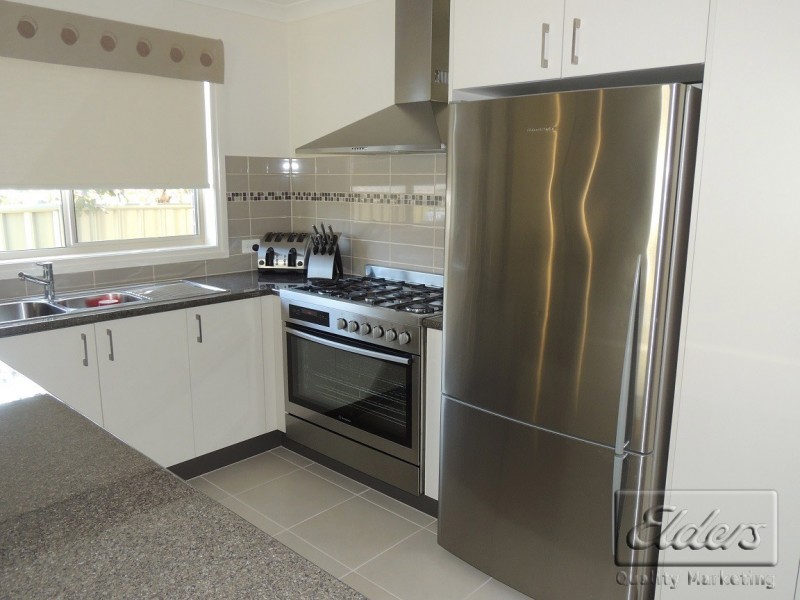 28 Highland Way, Maiden Gully VIC 3551