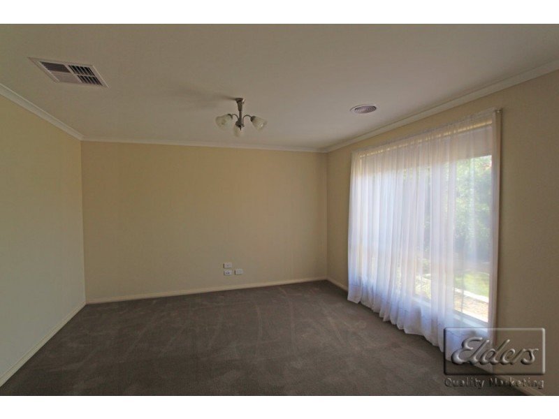 5 Roche Court, White Hills VIC 3550