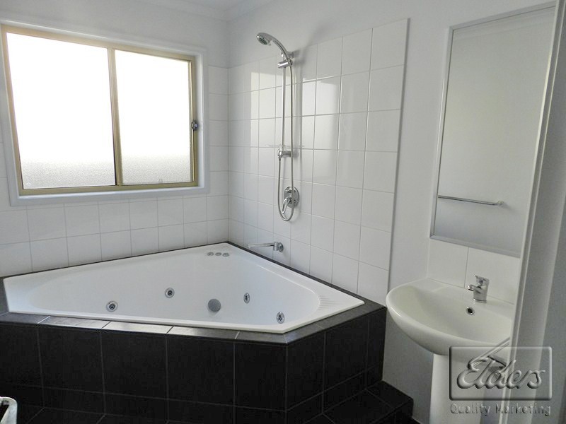18 Sovereign Court, Kangaroo Flat VIC 3555