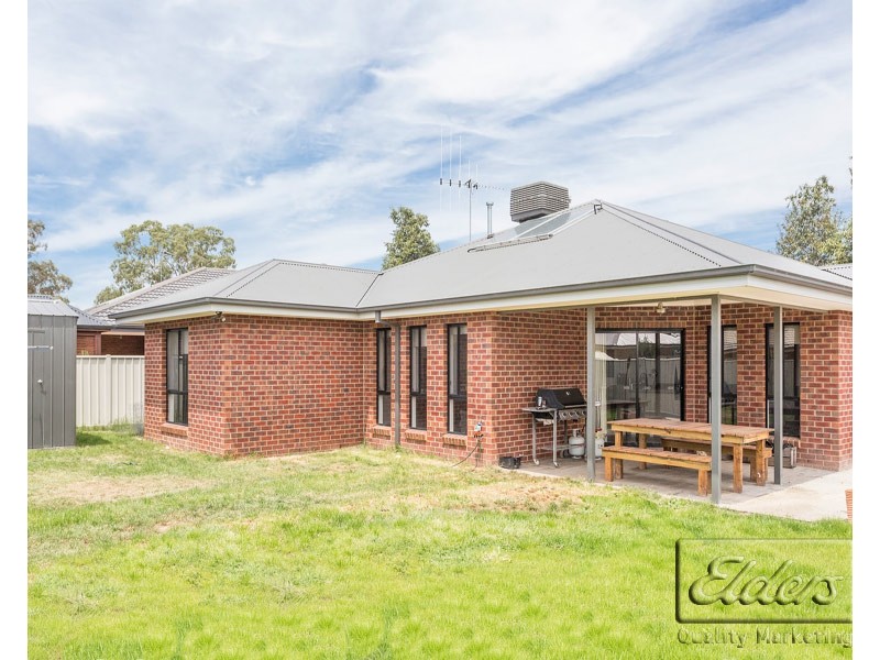 6 Arinya Close, Ascot VIC 3551