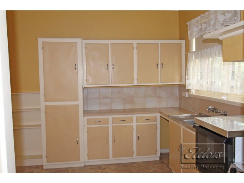 19 Churchill Avenue, Flora Hill VIC 3550