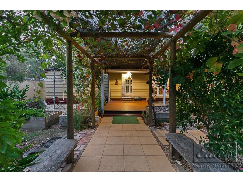 16 Broadway, Lockwood South VIC 3551