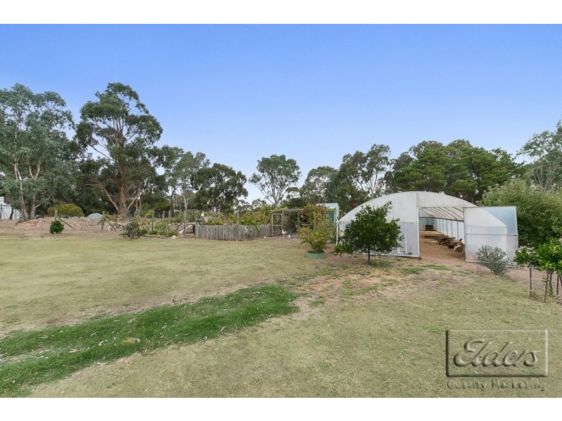 16 Broadway, Lockwood South VIC 3551