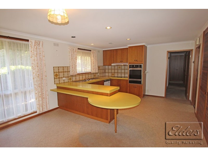 12 Tenzing Court, Strathdale VIC 3550