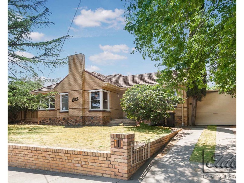 4 Michael Street, Kennington VIC 3550