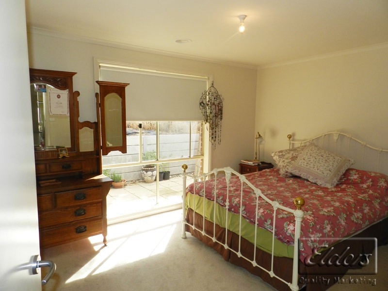 4/27A Lawson Street, Spring Gully VIC 3550