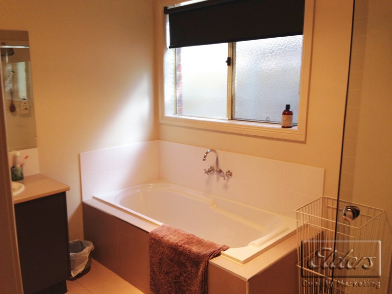 4/27A Lawson Street, Spring Gully VIC 3550