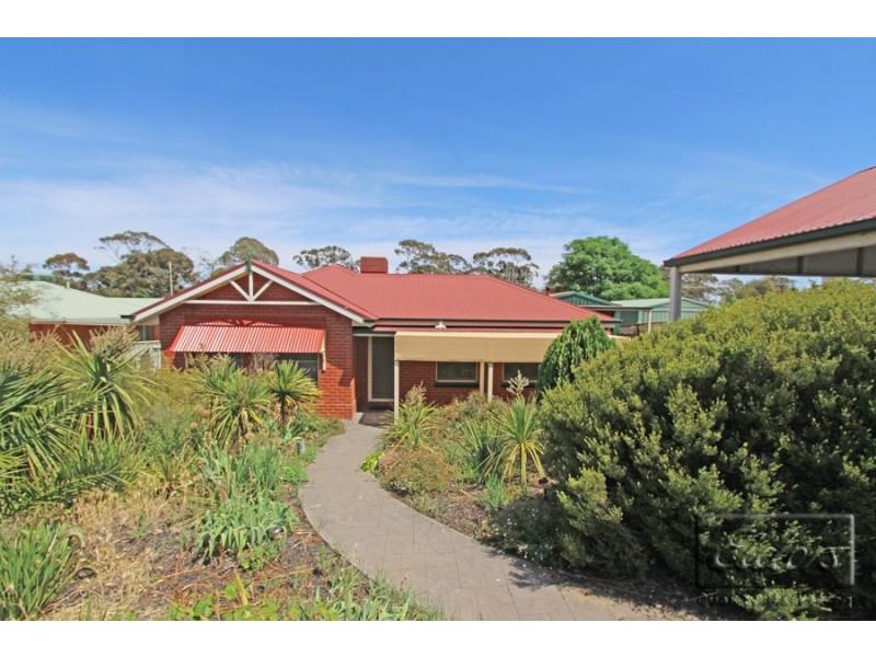8 Diamond Court, Kangaroo Flat VIC 3555
