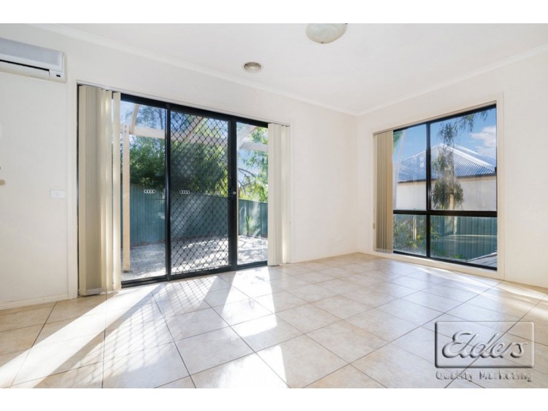 2/2 Greenwood Drive, Strathdale VIC 3550