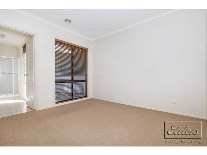 2/2 Greenwood Drive, Strathdale VIC 3550