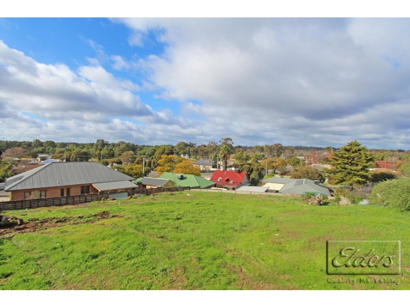 11 Caledonia Street, North Bendigo VIC 3550